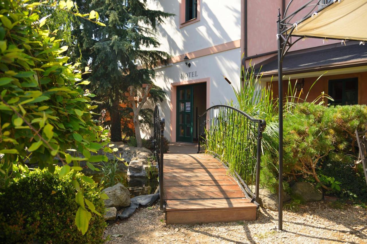 Hotel Via Ironia Vysoké Mýto Exterior foto
