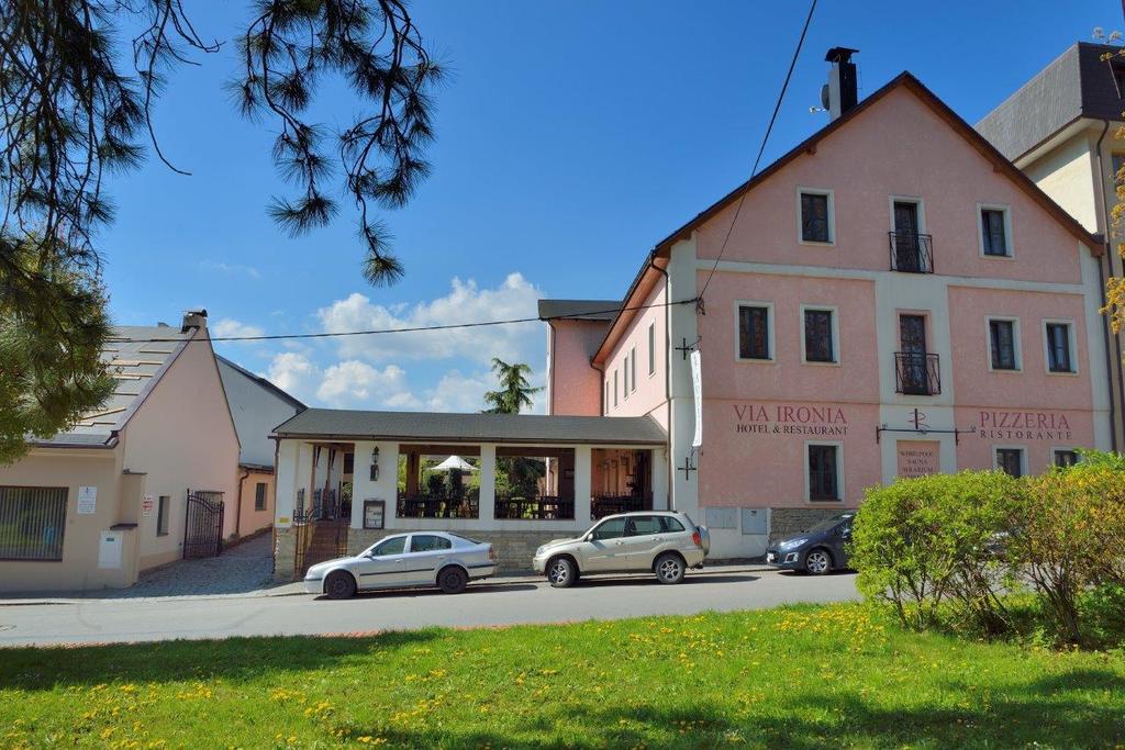 Hotel Via Ironia Vysoké Mýto Exterior foto