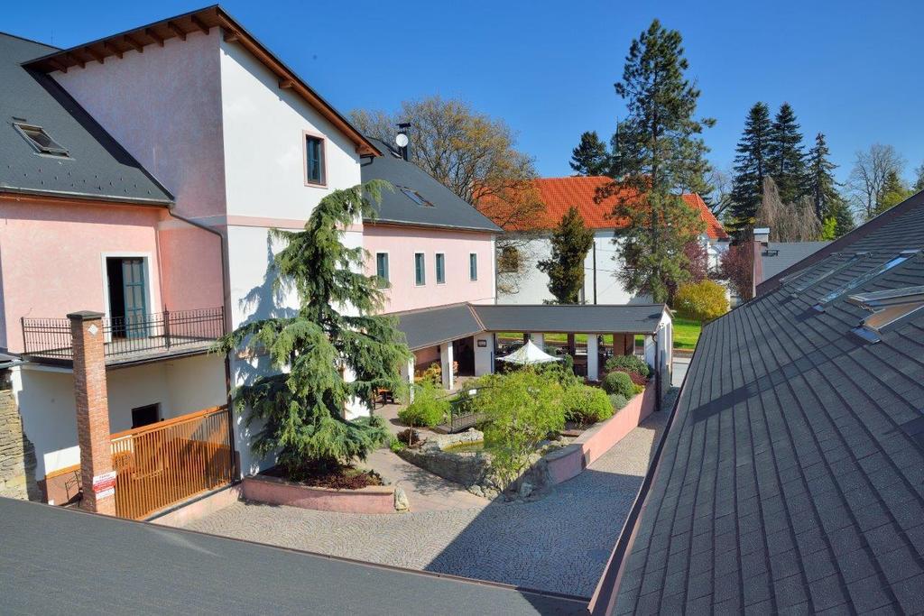 Hotel Via Ironia Vysoké Mýto Exterior foto